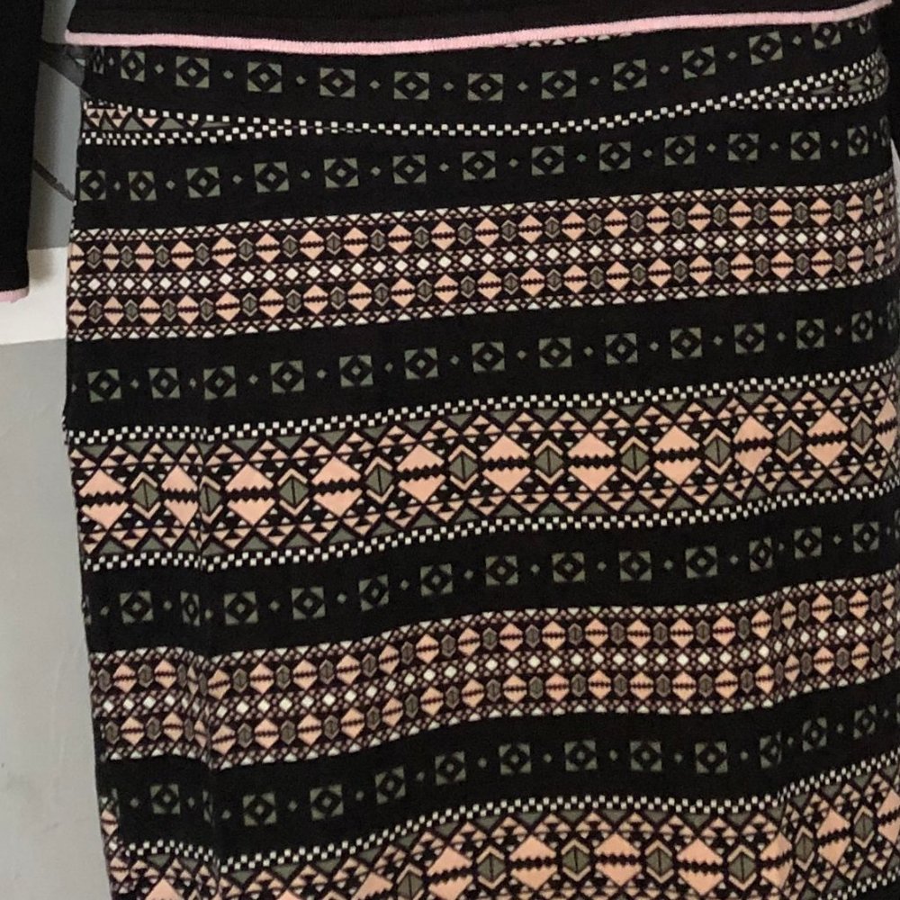 CHARLOTTE RUSSE" SKIRT - Picture 3 of 5